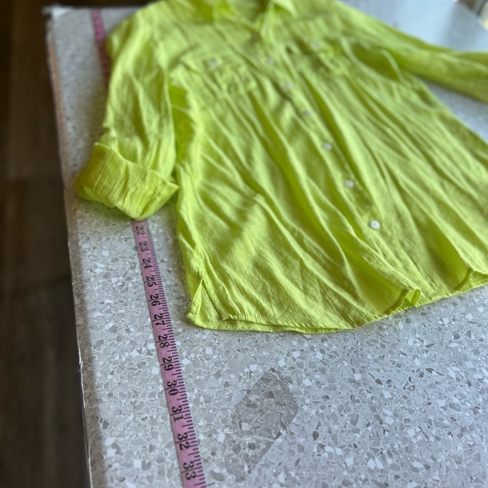 Chico's Lime Green Button-Up Roll Tab Sleeve Top Size 1 Chico's US Medium - Picture 7 of 9